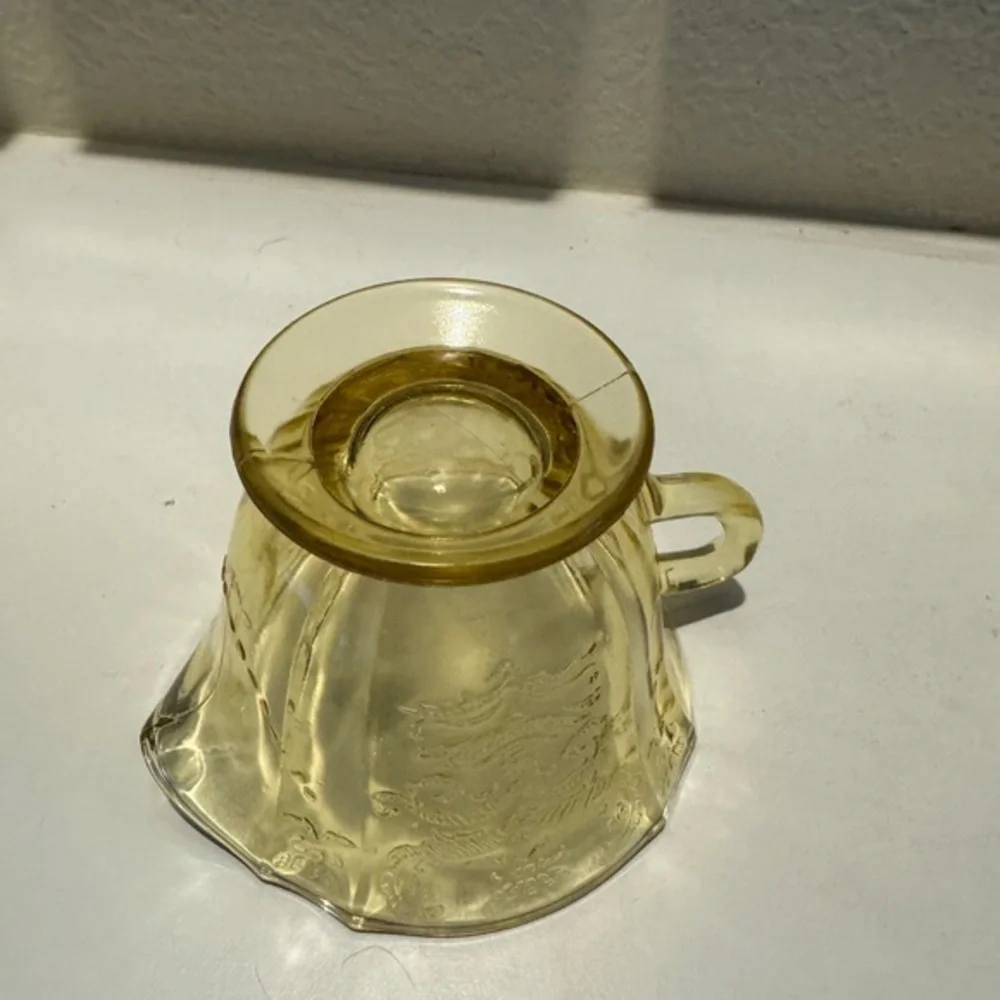Yellow Depression‎ Glass Creamer